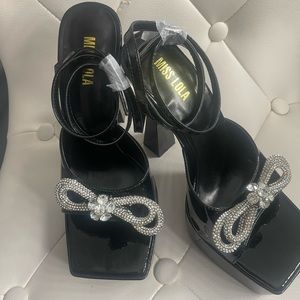 High Heels with Rhinestone Bow